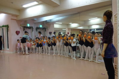 ACT2　オレンジの踊り